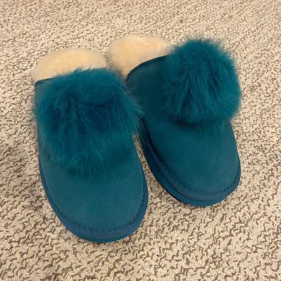 BearPaw Alexia slippers brand new! Size 8, color blue, never worn!! - Picture 4 of 7